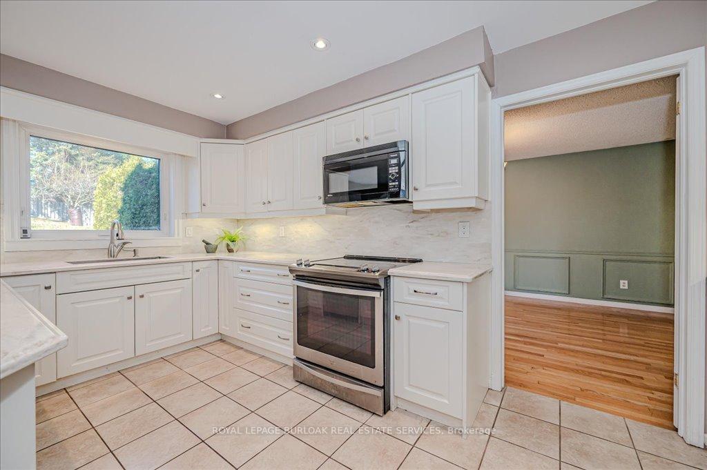Photo 10 of 15 Lennard Crescent, Hamilton, Dundas — HOMEH