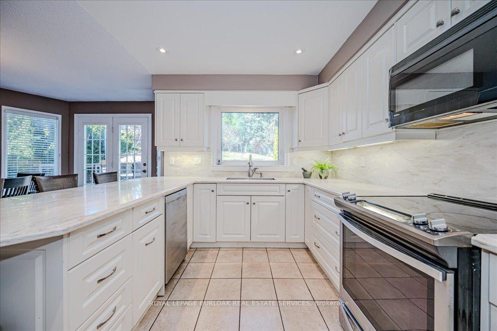 Photo 12 of 15 Lennard Crescent, Hamilton, Dundas — HOMEH