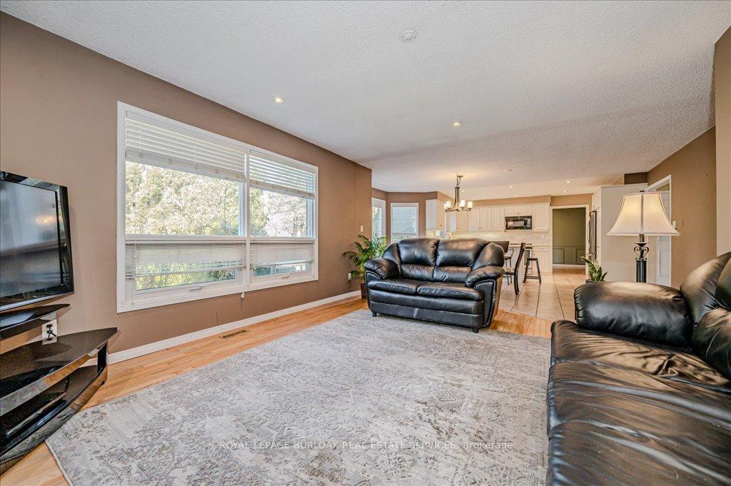 Photo 21 of 15 Lennard Crescent, Hamilton, Dundas — HOMEH