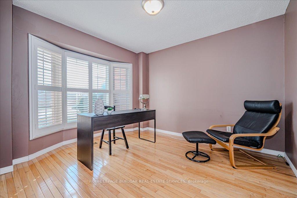 Photo 16 of 15 Lennard Crescent, Hamilton, Dundas — HOMEH