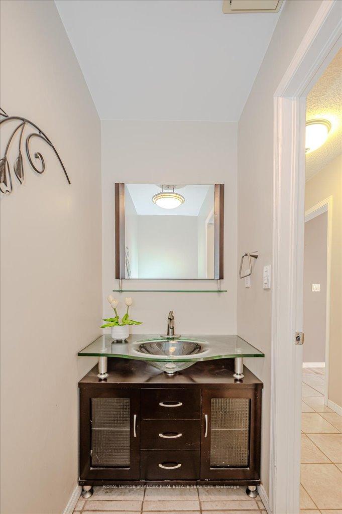 Photo 13 of 15 Lennard Crescent, Hamilton, Dundas — HOMEH