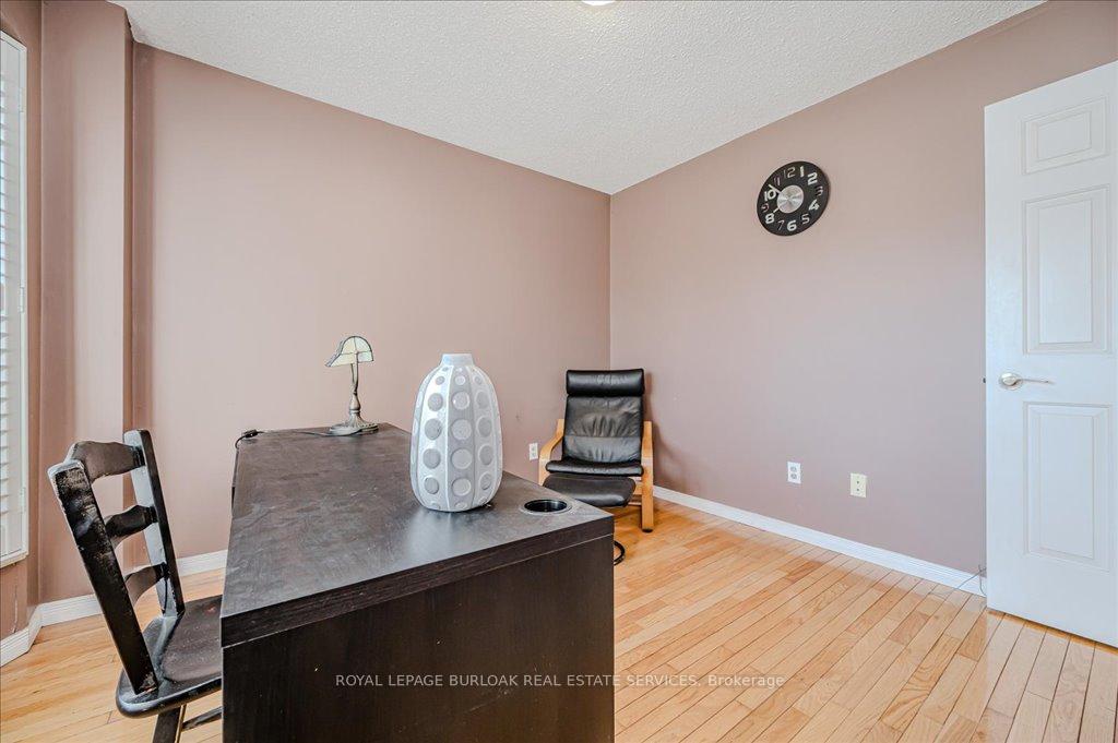 Photo 20 of 15 Lennard Crescent, Hamilton, Dundas — HOMEH