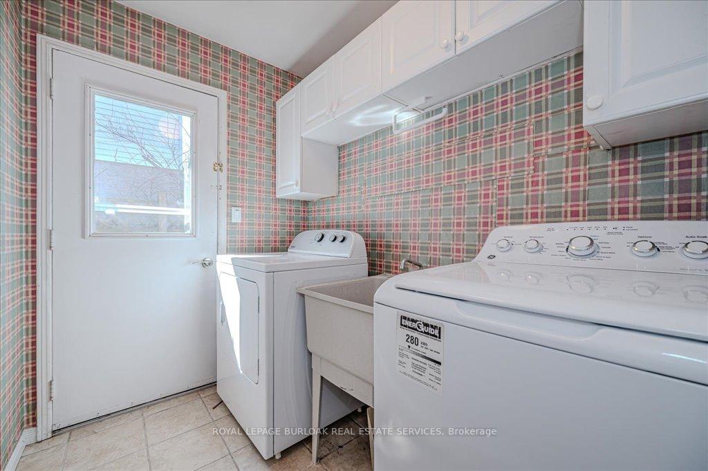 Photo 33 of 15 Lennard Crescent, Hamilton, Dundas — HOMEH