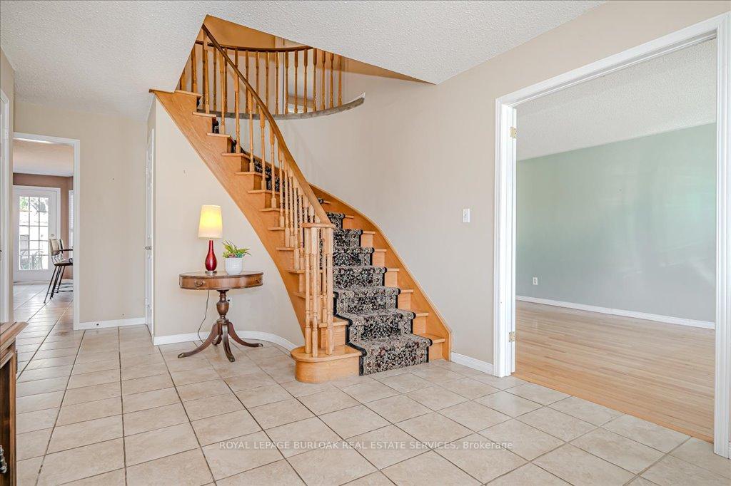 Photo 6 of 15 Lennard Crescent, Hamilton, Dundas — HOMEH