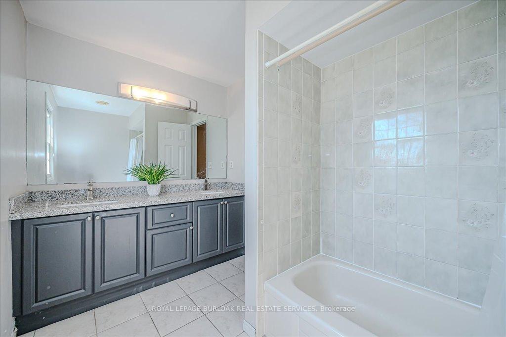 Photo 32 of 15 Lennard Crescent, Hamilton, Dundas — HOMEH