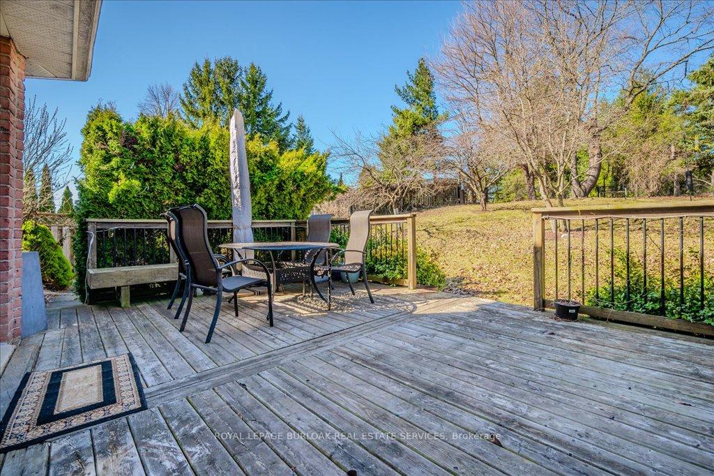 Photo 24 of 15 Lennard Crescent, Hamilton, Dundas — HOMEH