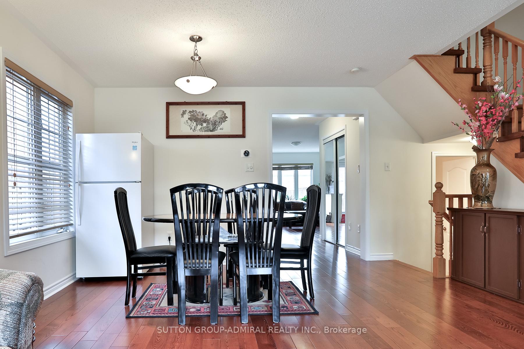 Photo 14 of 86 Gas Lamp Lane, Markham, Cornell — HOMEH