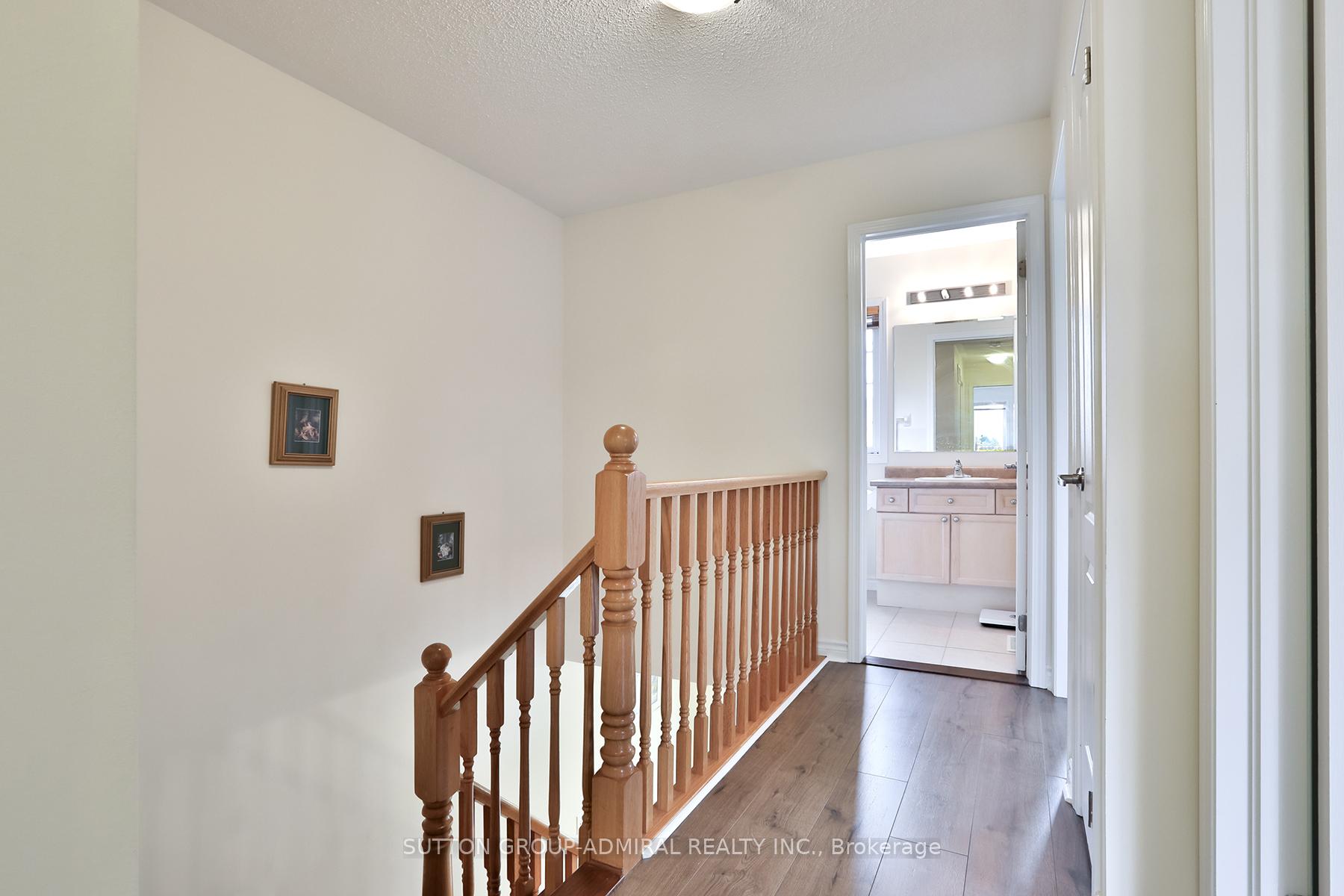 Photo 19 of 86 Gas Lamp Lane, Markham, Cornell — HOMEH
