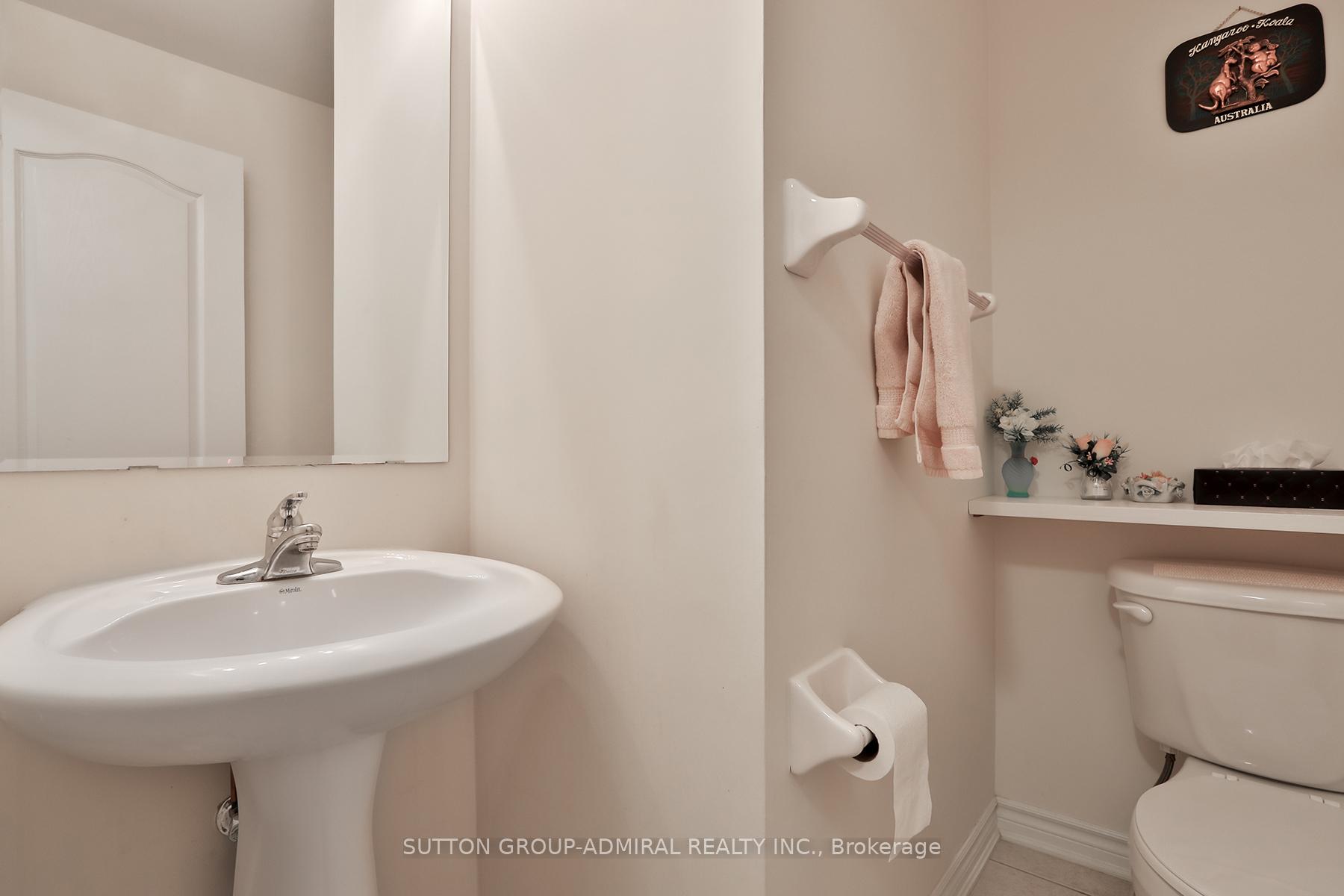 Photo 11 of 86 Gas Lamp Lane, Markham, Cornell — HOMEH