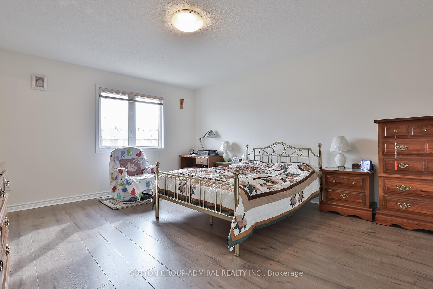 Photo 18 of 86 Gas Lamp Lane, Markham, Cornell — HOMEH