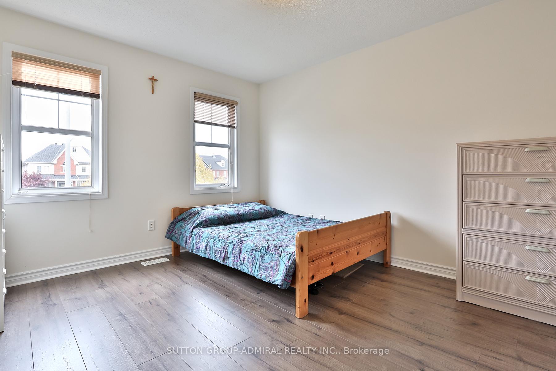 Photo 17 of 86 Gas Lamp Lane, Markham, Cornell — HOMEH