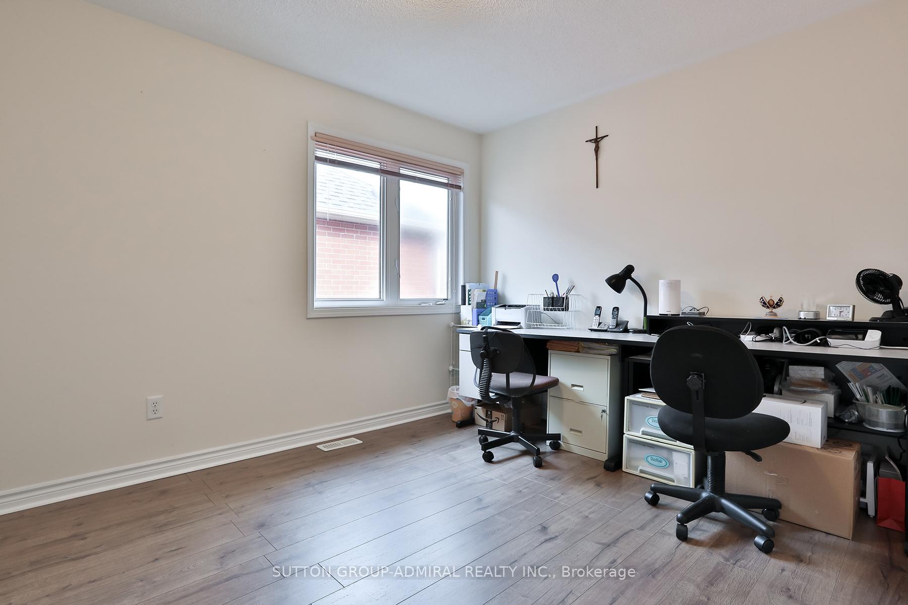 Photo 23 of 86 Gas Lamp Lane, Markham, Cornell — HOMEH