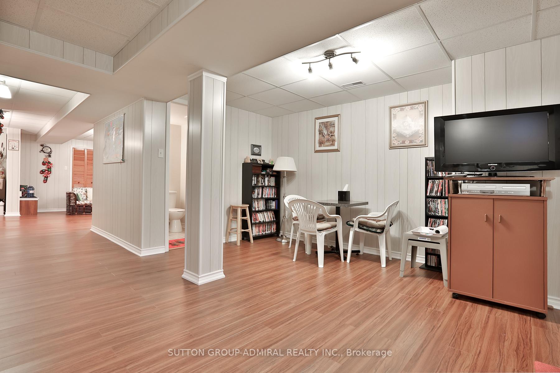 Photo 25 of 86 Gas Lamp Lane, Markham, Cornell — HOMEH
