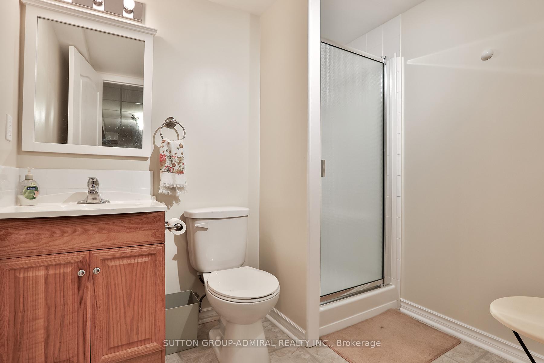 Photo 21 of 86 Gas Lamp Lane, Markham, Cornell — HOMEH