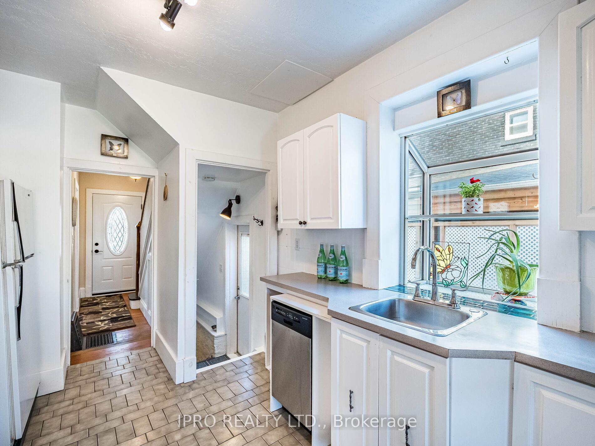 Photo 23 of 273 MacNab Street E, Hamilton, Dundas — HOMEH