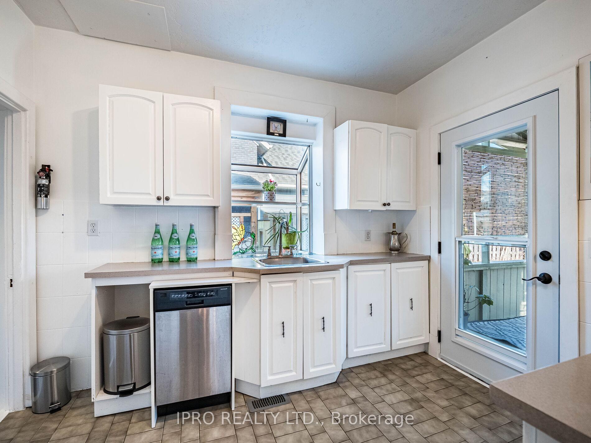 Photo 29 of 273 MacNab Street E, Hamilton, Dundas — HOMEH