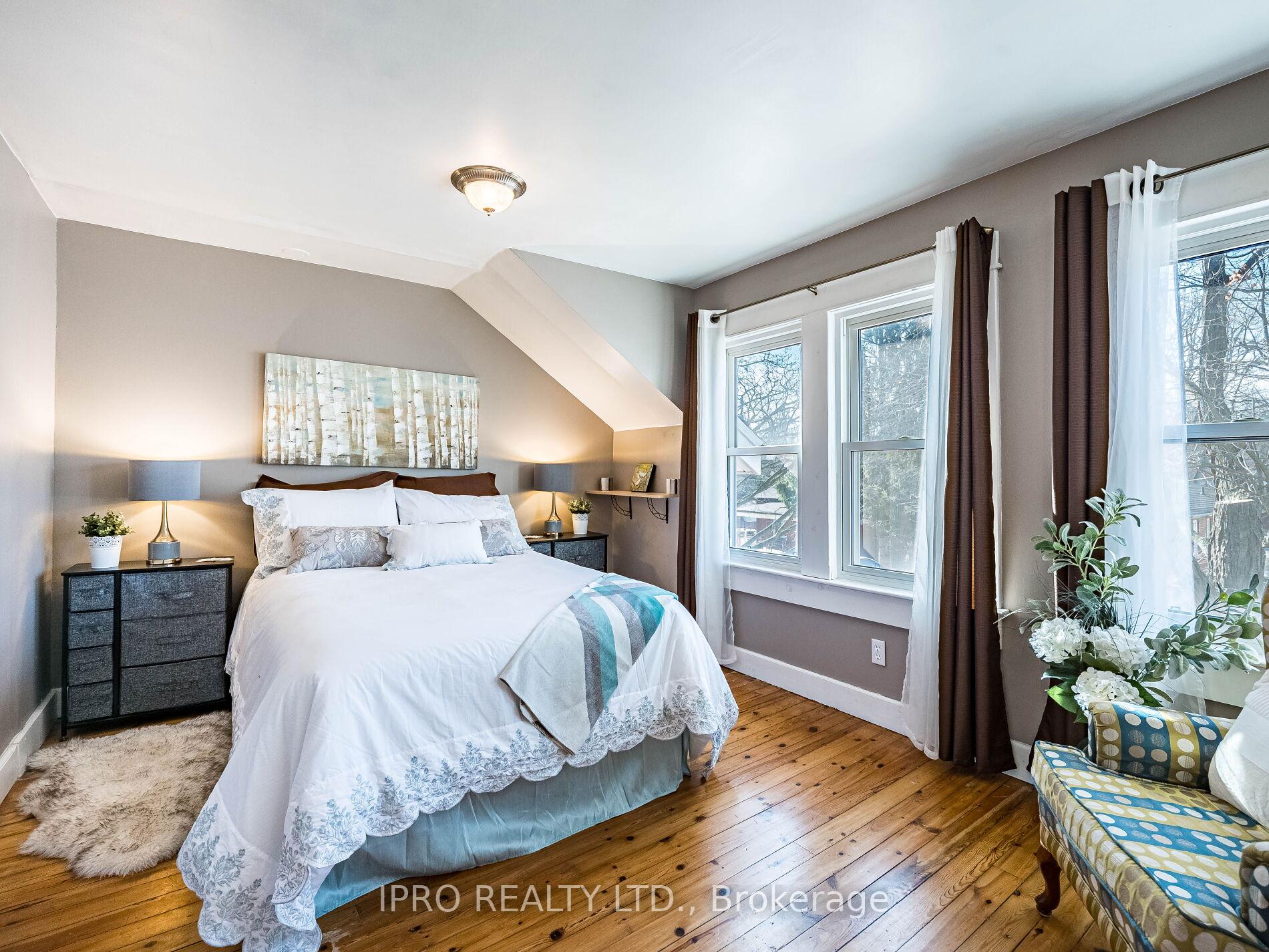 Photo 26 of 273 MacNab Street E, Hamilton, Dundas — HOMEH