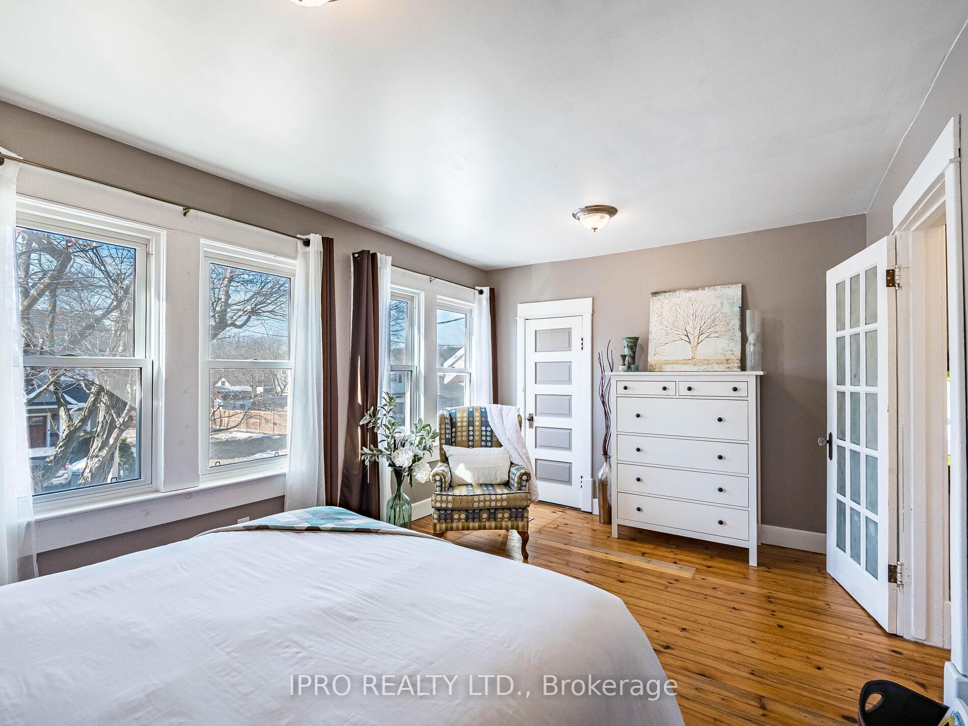 Photo 24 of 273 MacNab Street E, Hamilton, Dundas — HOMEH