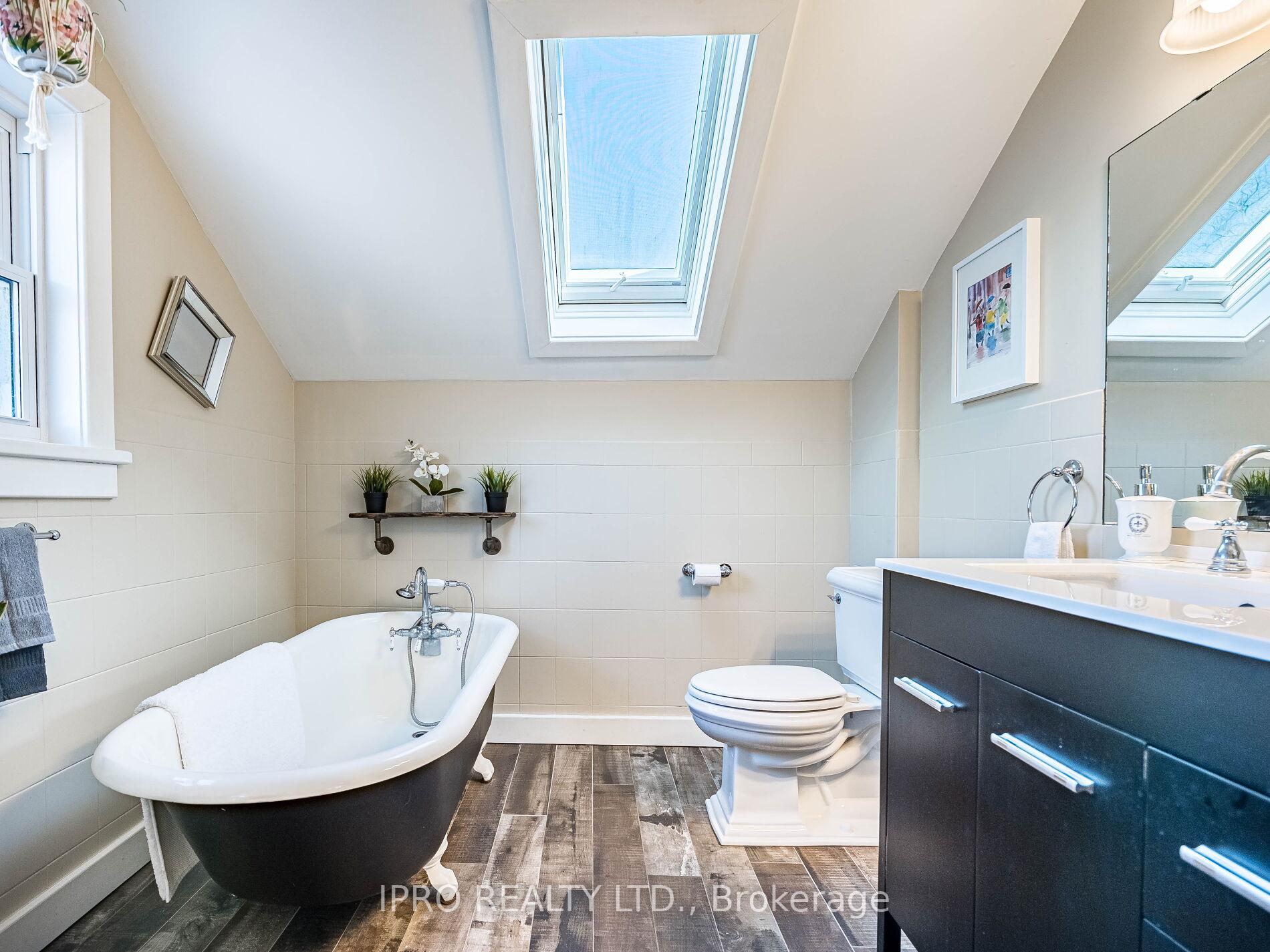 Photo 38 of 273 MacNab Street E, Hamilton, Dundas — HOMEH