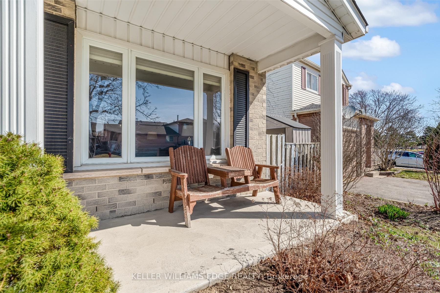 Photo 4 of 386 East 24th Street, Hamilton, Burkholme — HOMEH
