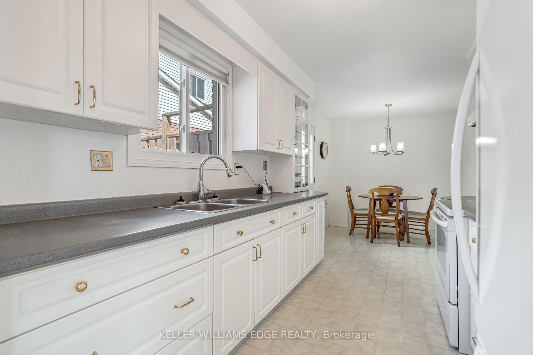 Photo 5 of 386 East 24th Street, Hamilton, Burkholme — HOMEH