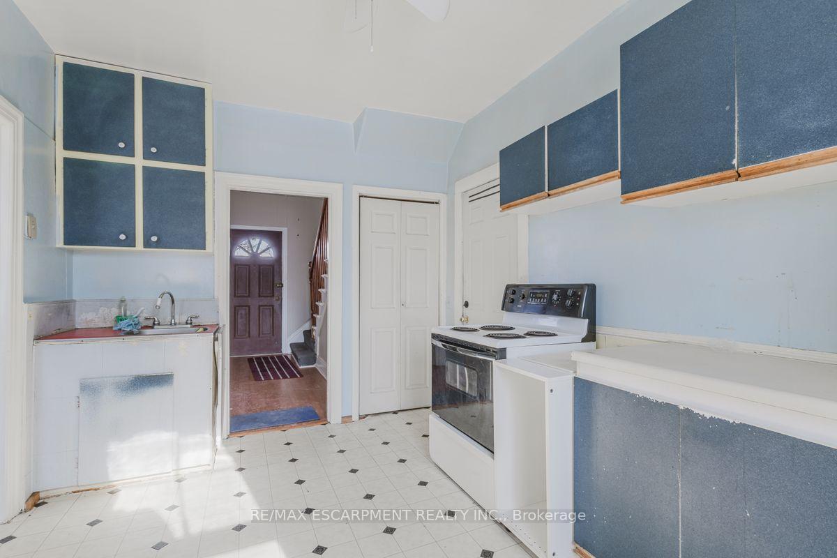 Photo 11 of 56 Guise Street, Hamilton, North End — HOMEH