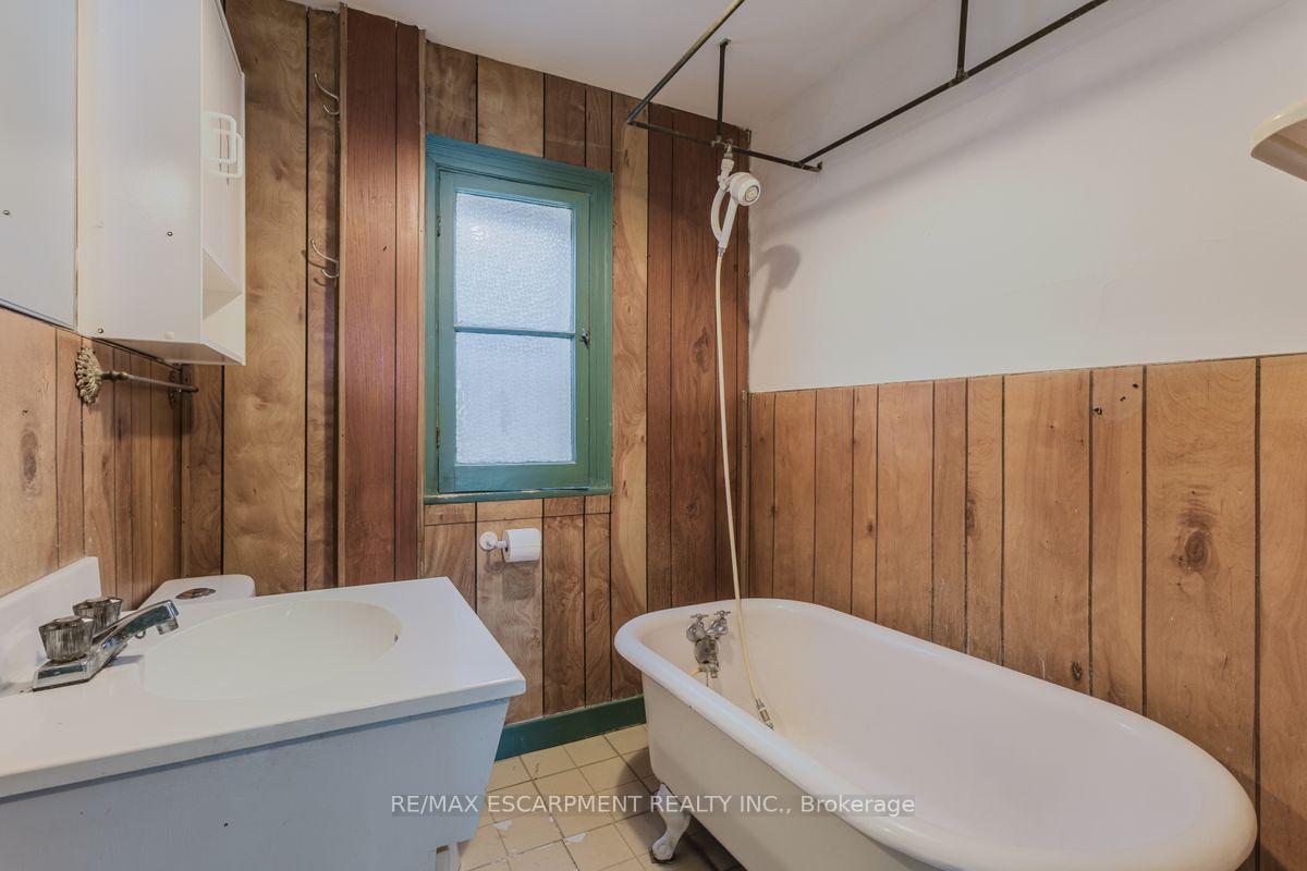 Photo 23 of 56 Guise Street, Hamilton, North End — HOMEH