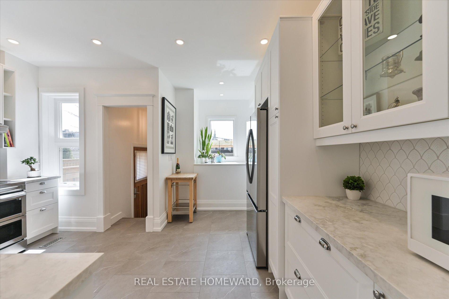 Photo 16 of 27 Strathmore Boulevard, Toronto, Danforth — HOMEH