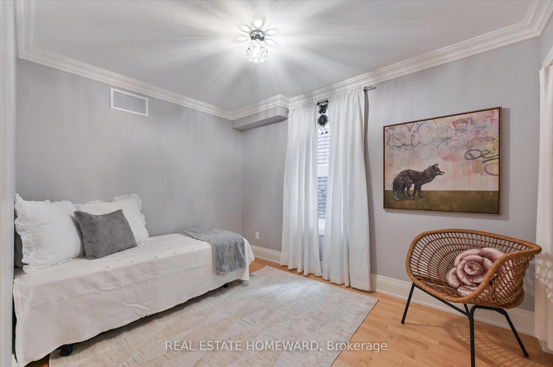 Photo 19 of 27 Strathmore Boulevard, Toronto, Danforth — HOMEH