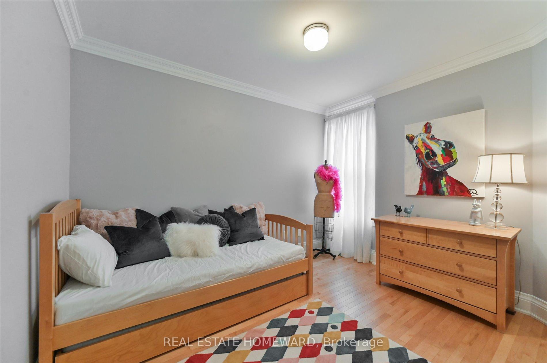 Photo 17 of 27 Strathmore Boulevard, Toronto, Danforth — HOMEH
