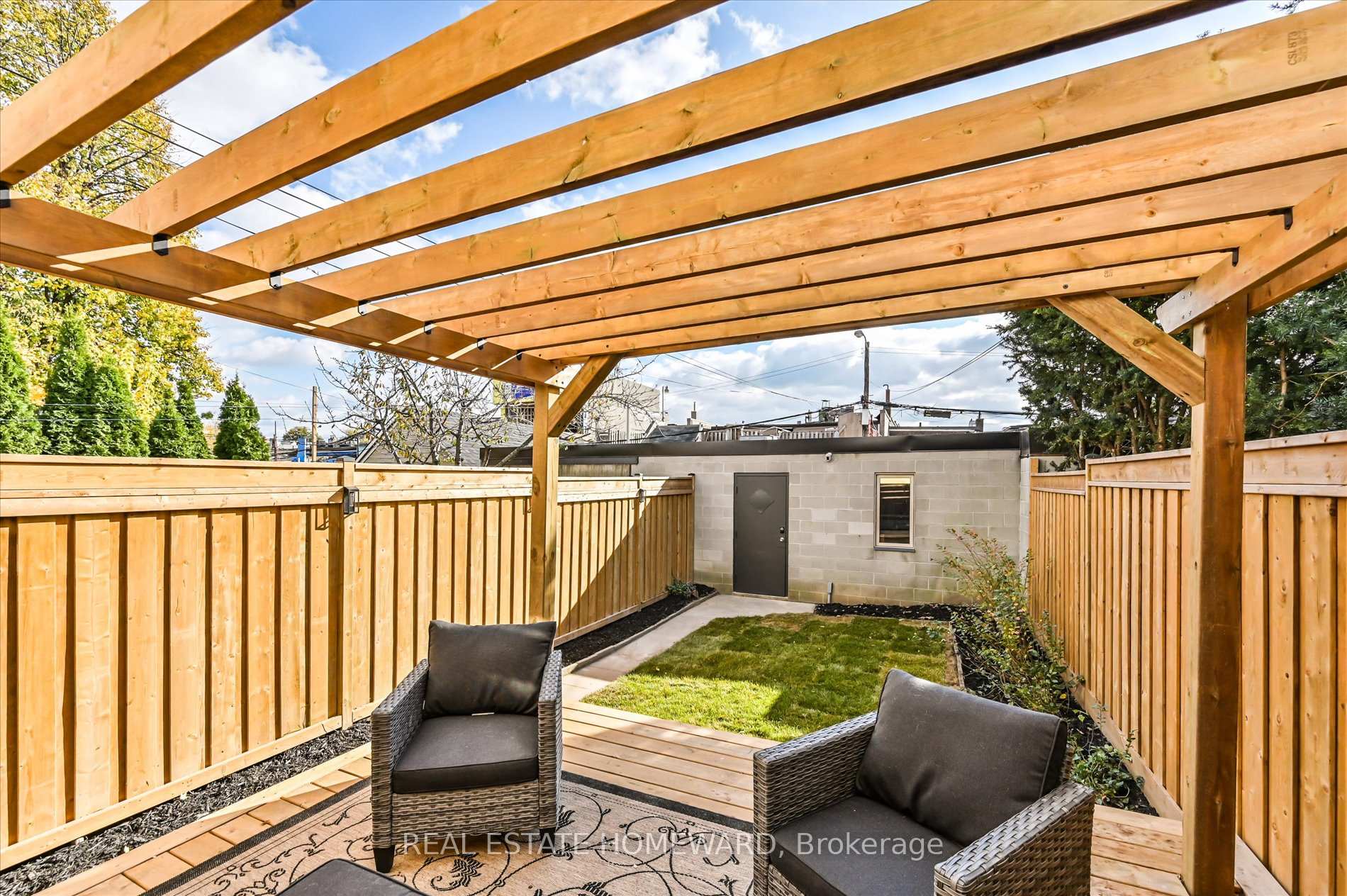 Photo 24 of 27 Strathmore Boulevard, Toronto, Danforth — HOMEH