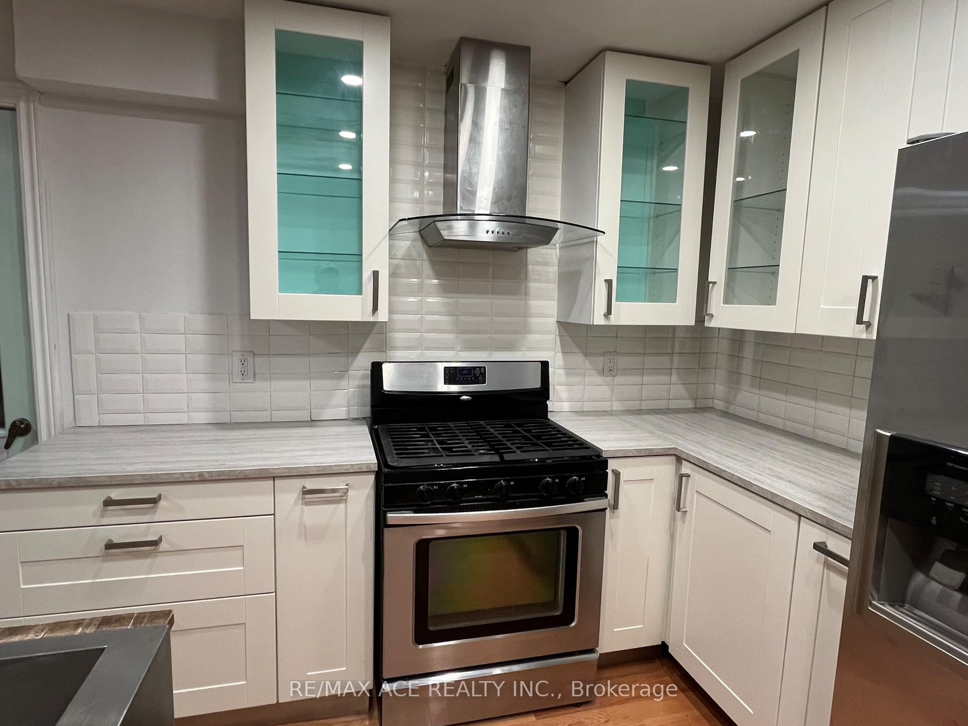 Photo 10 of 616 Bayfield Street, Pickering, Amberlea — HOMEH