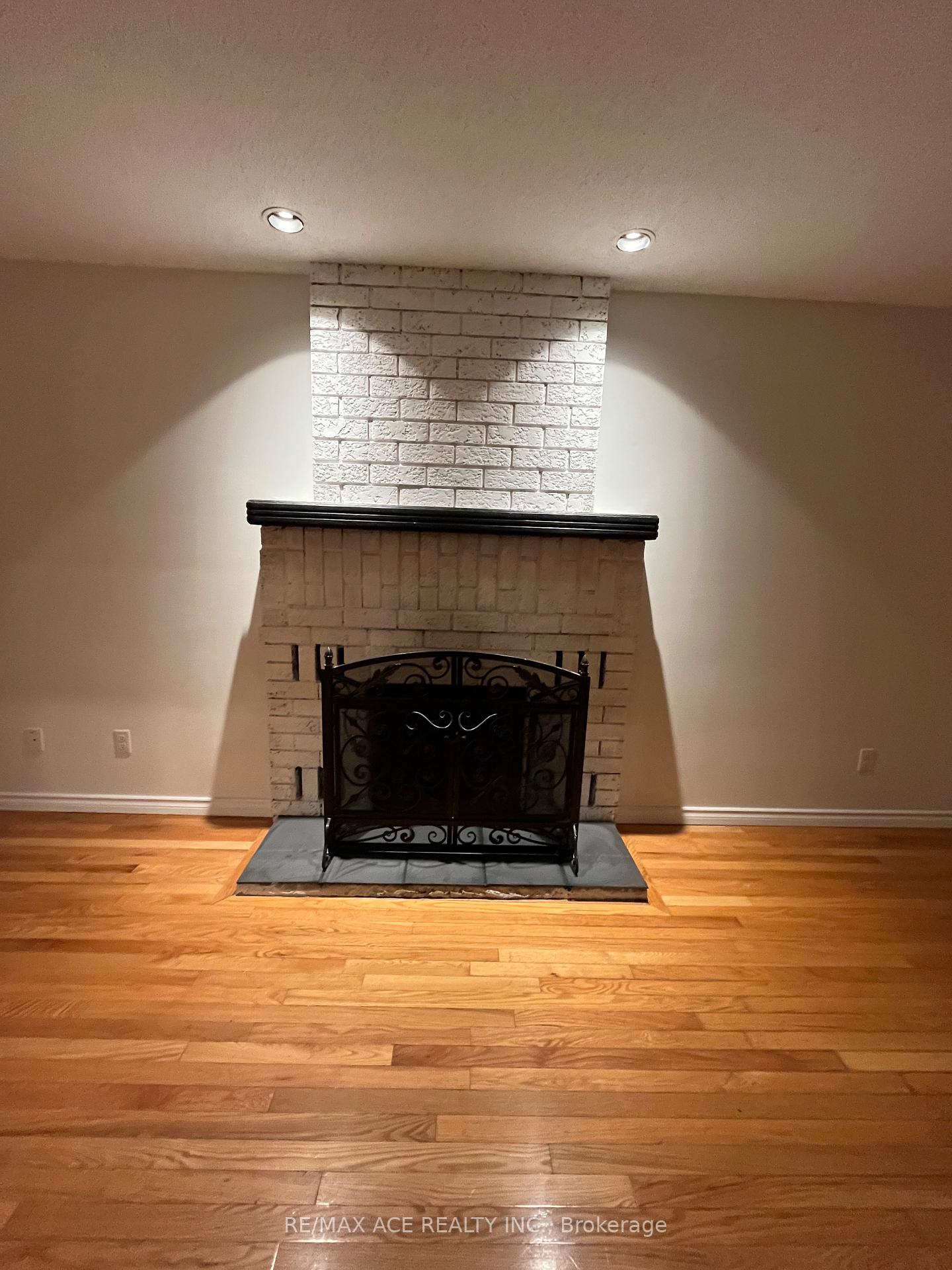 Photo 15 of 616 Bayfield Street, Pickering, Amberlea — HOMEH