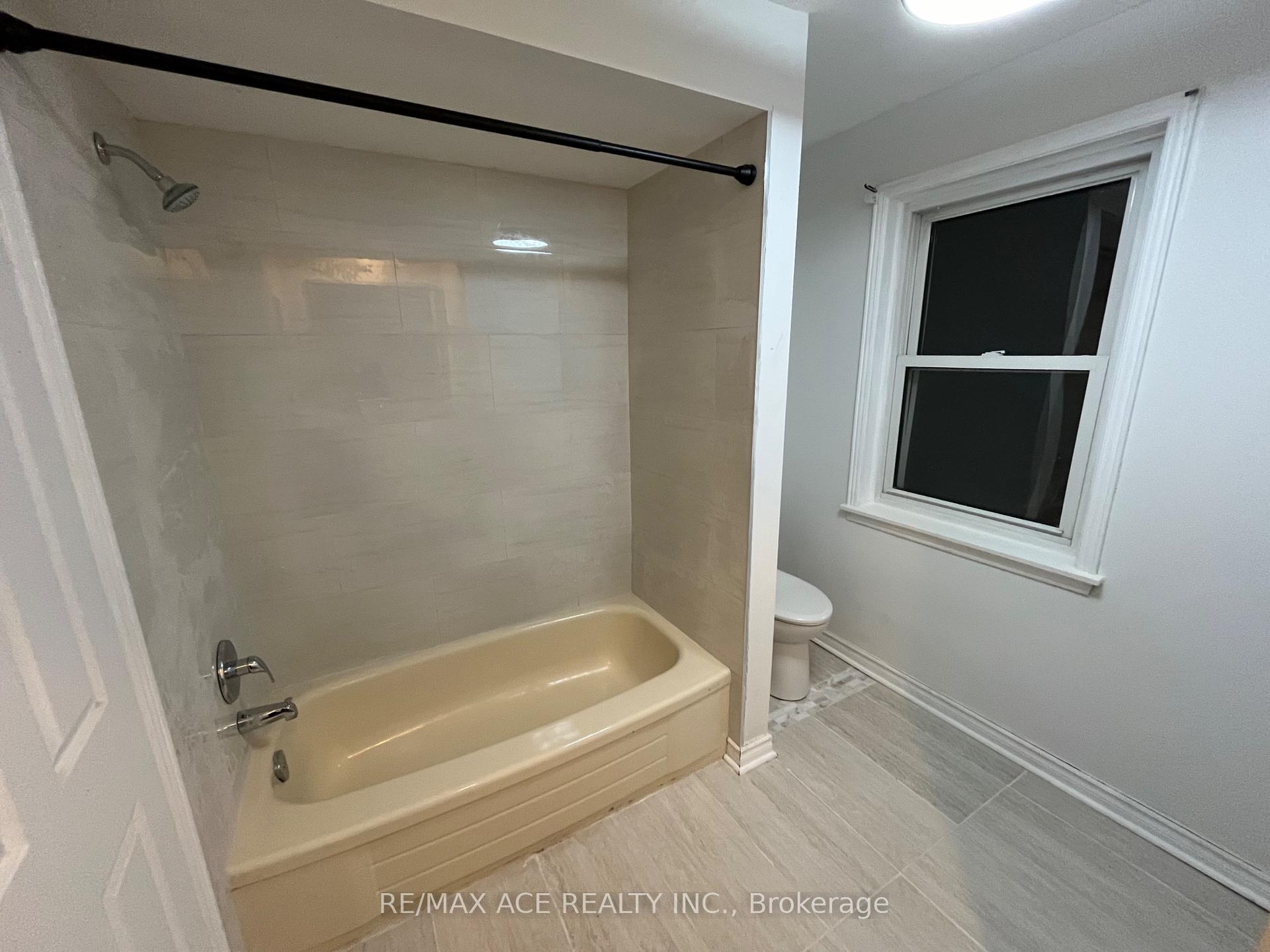 Photo 32 of 616 Bayfield Street, Pickering, Amberlea — HOMEH
