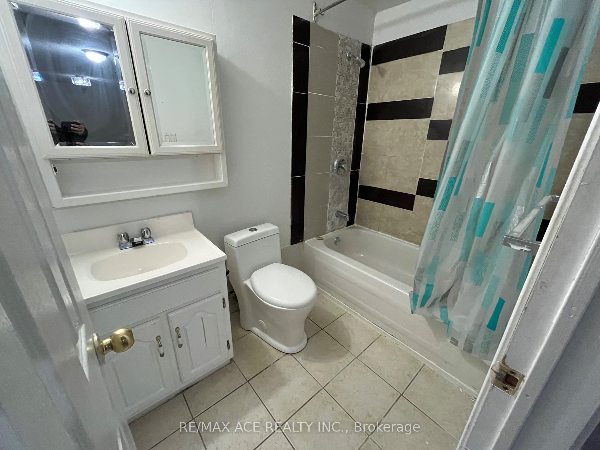 Photo 34 of 616 Bayfield Street, Pickering, Amberlea — HOMEH
