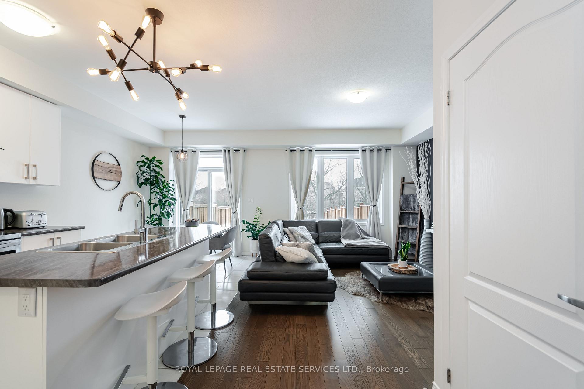 Photo 3 of 29 Bradley Avenue, Hamilton, Binbrook — HOMEH