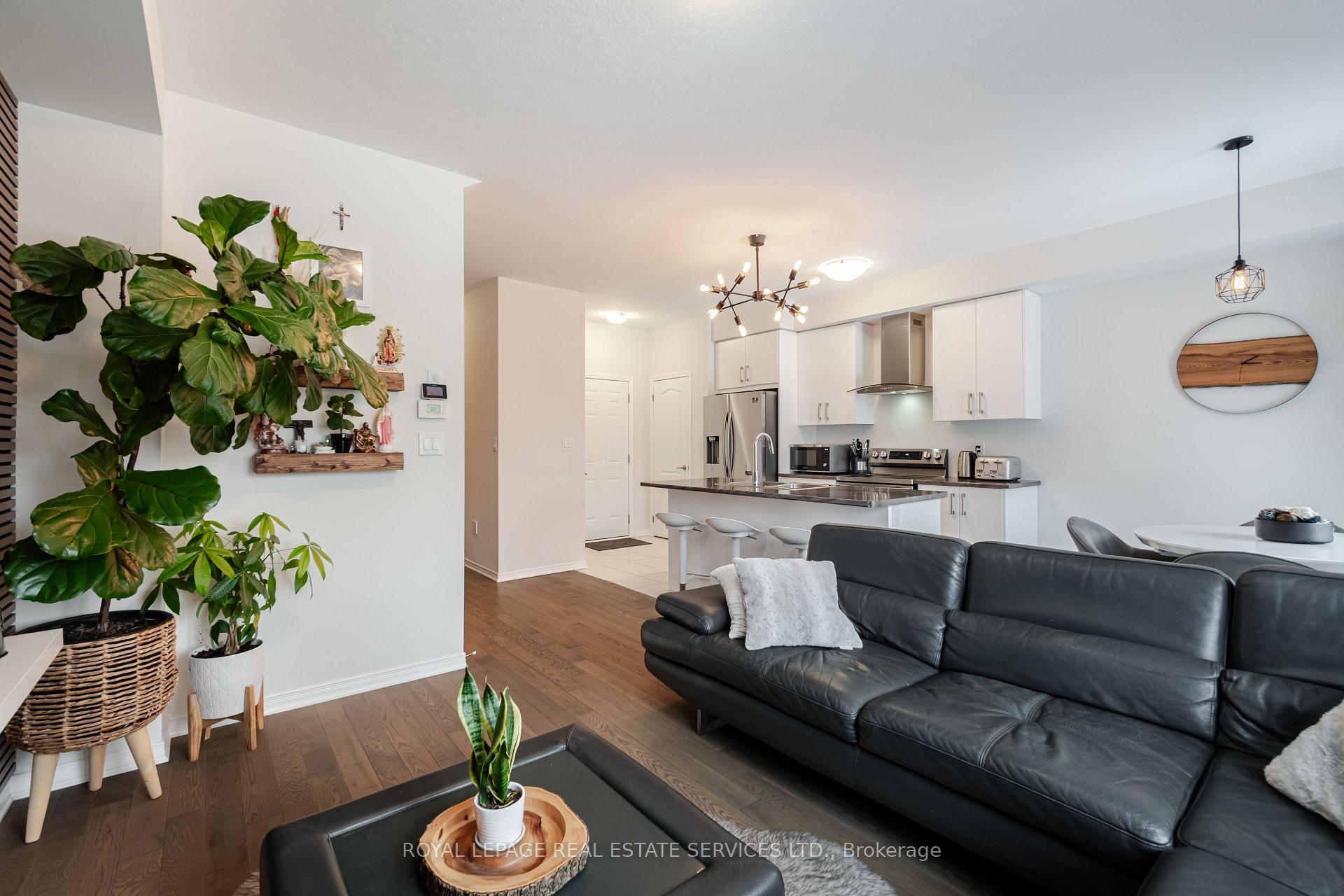 Photo 4 of 29 Bradley Avenue, Hamilton, Binbrook — HOMEH