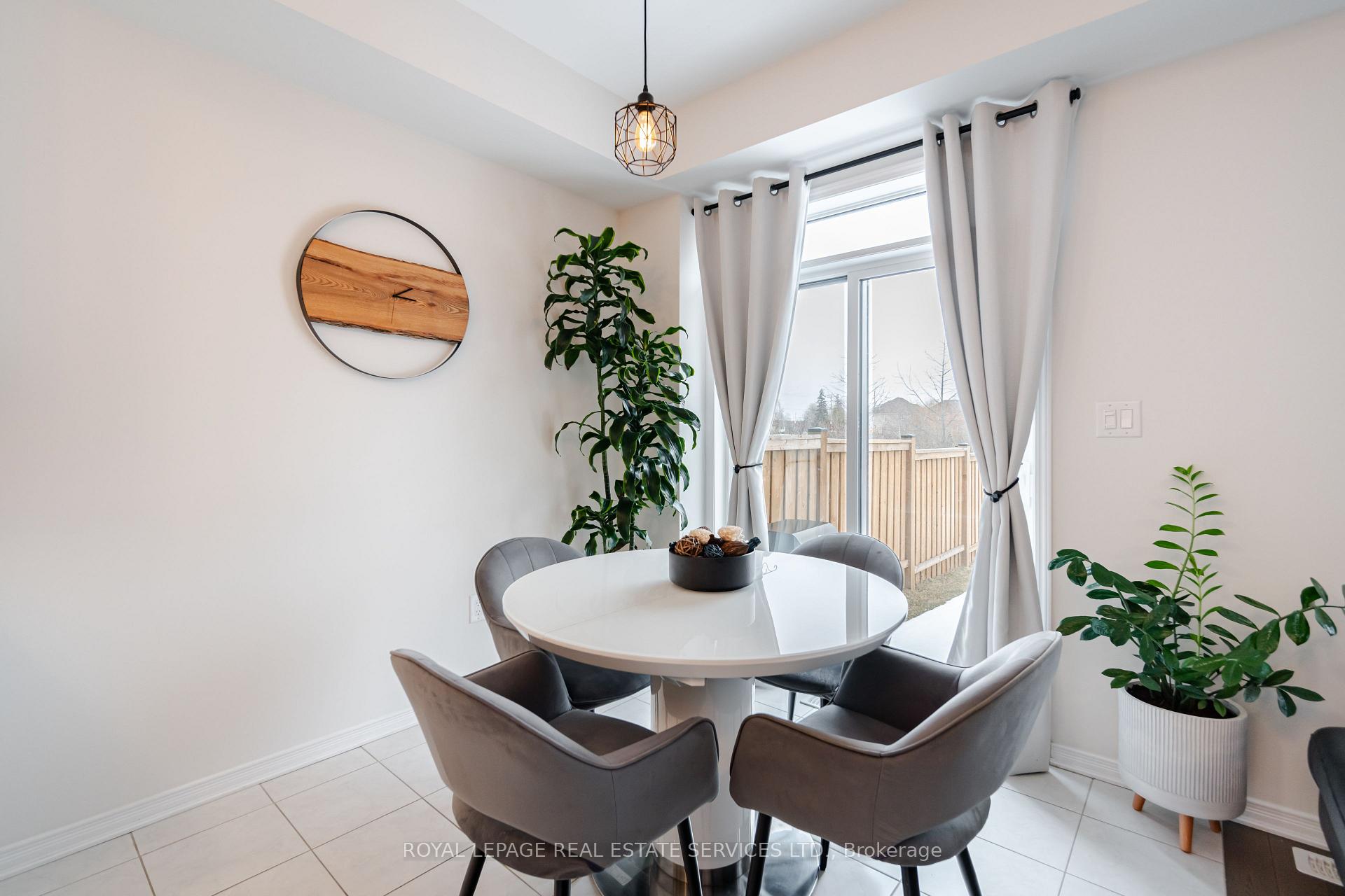 Photo 14 of 29 Bradley Avenue, Hamilton, Binbrook — HOMEH