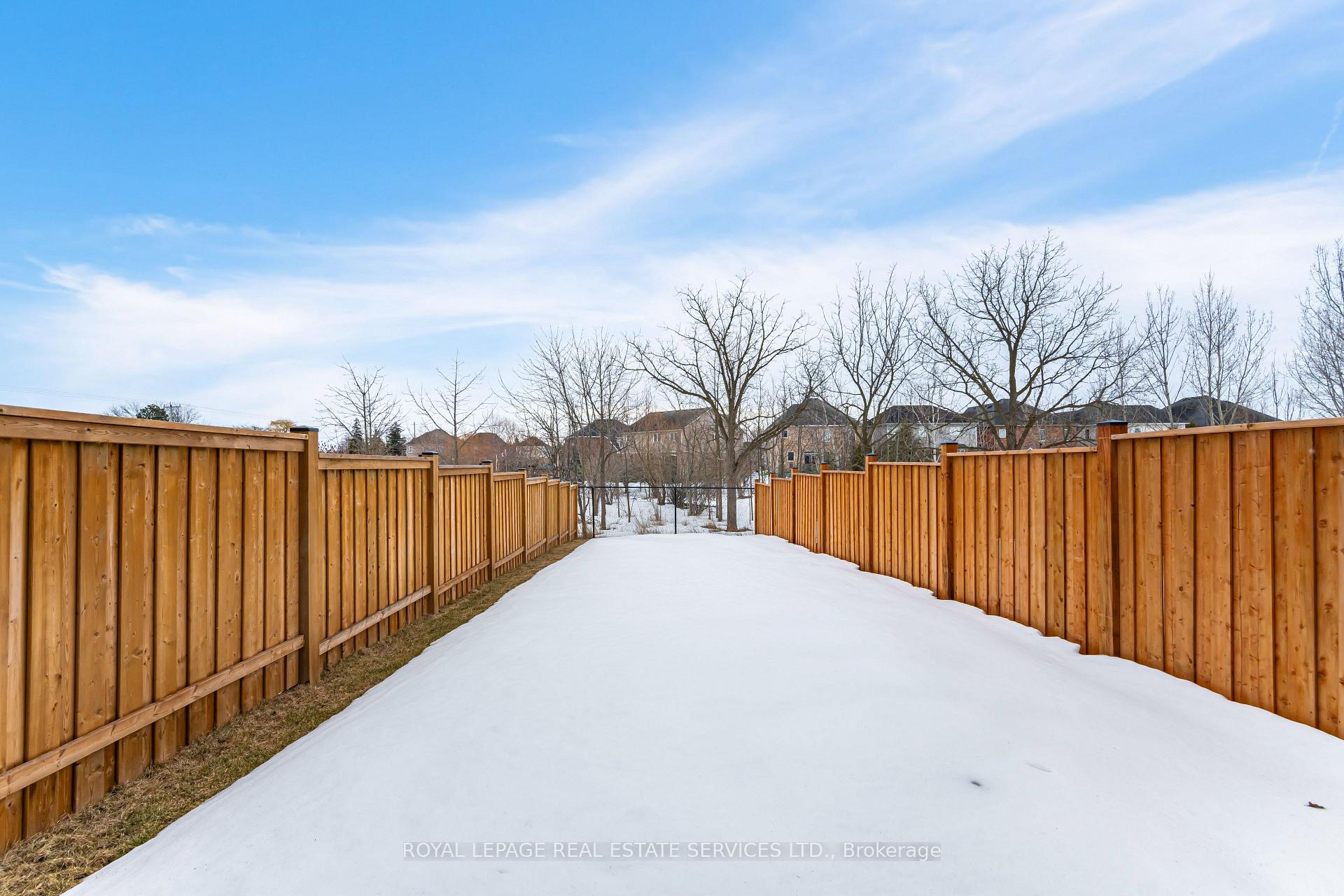 Photo 30 of 29 Bradley Avenue, Hamilton, Binbrook — HOMEH
