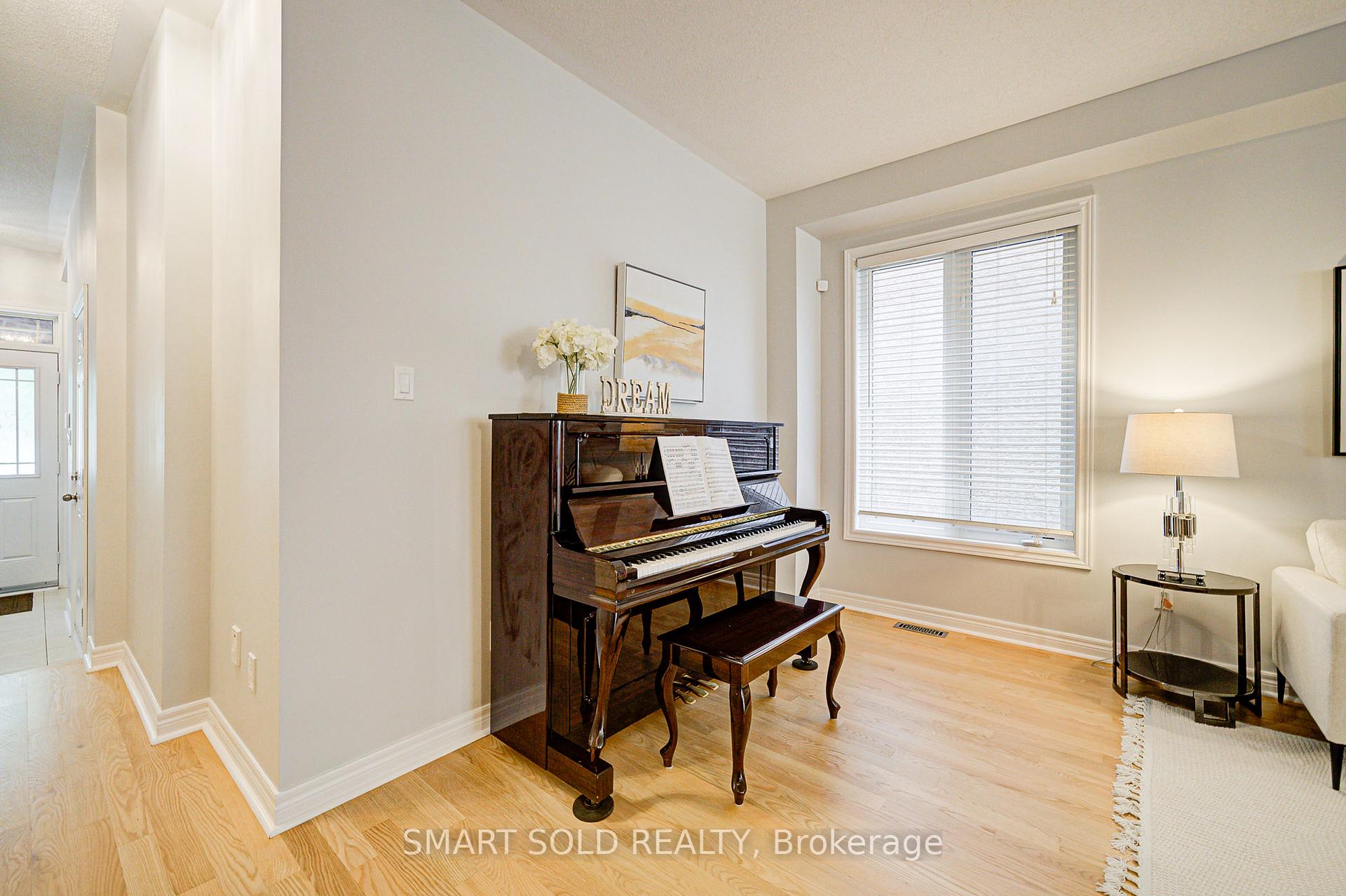 Photo 28 of 170 Carrier Crescent, Vaughan, Patterson — HOMEH