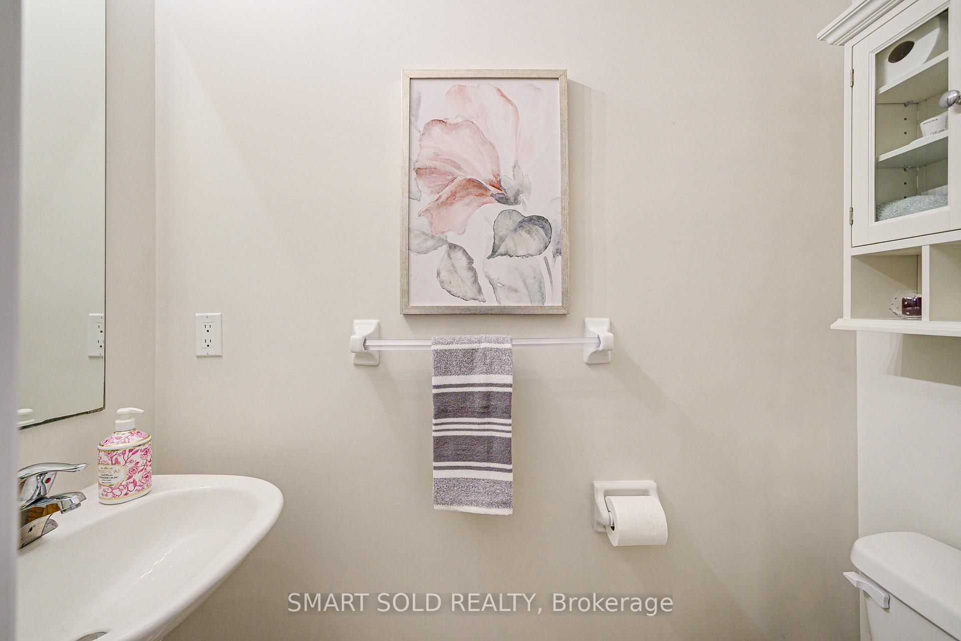 Photo 5 of 170 Carrier Crescent, Vaughan, Patterson — HOMEH