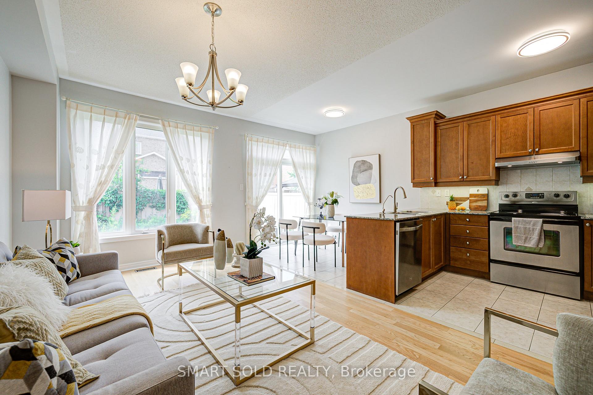 Photo 8 of 170 Carrier Crescent, Vaughan, Patterson — HOMEH