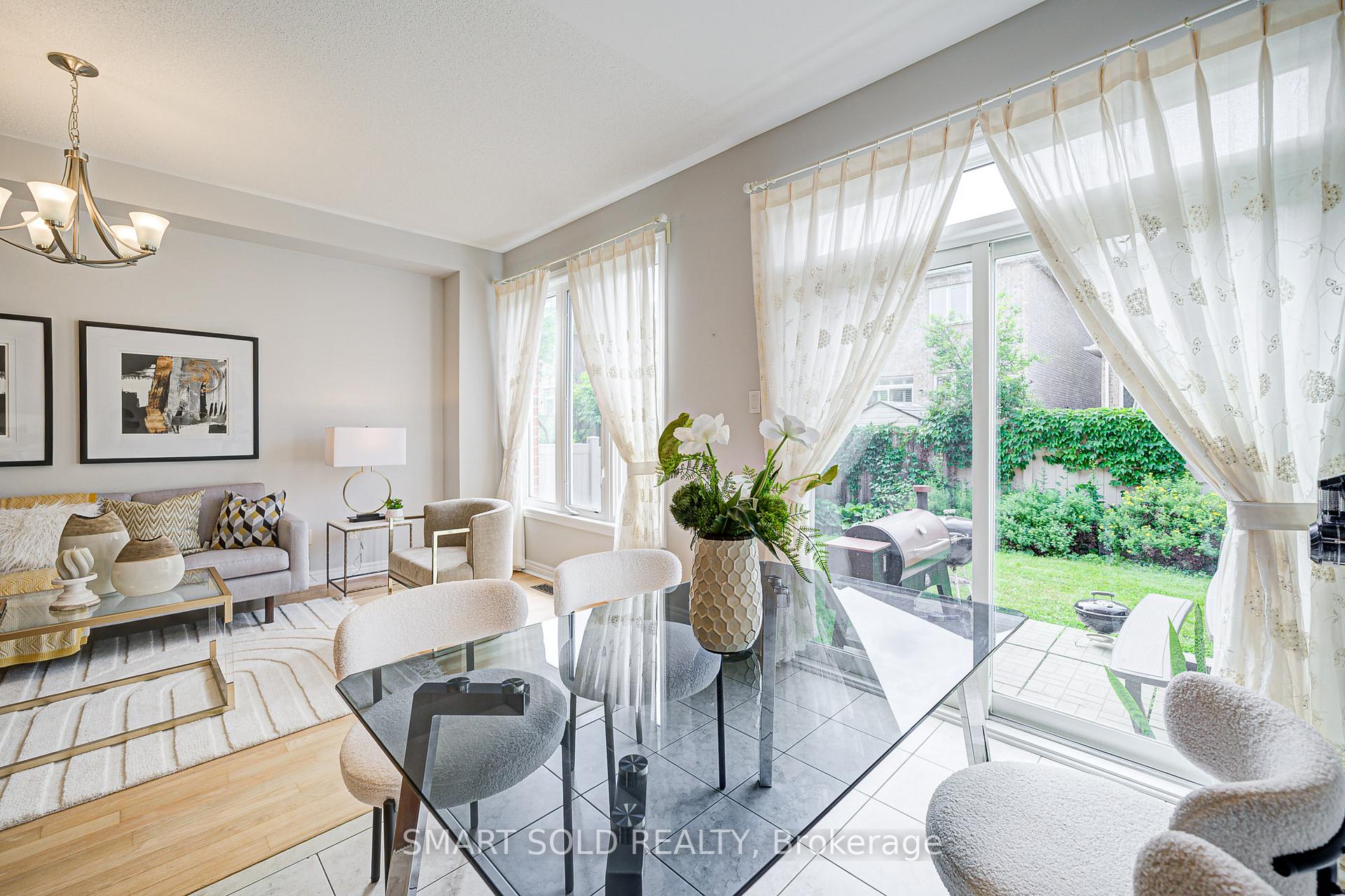 Photo 18 of 170 Carrier Crescent, Vaughan, Patterson — HOMEH