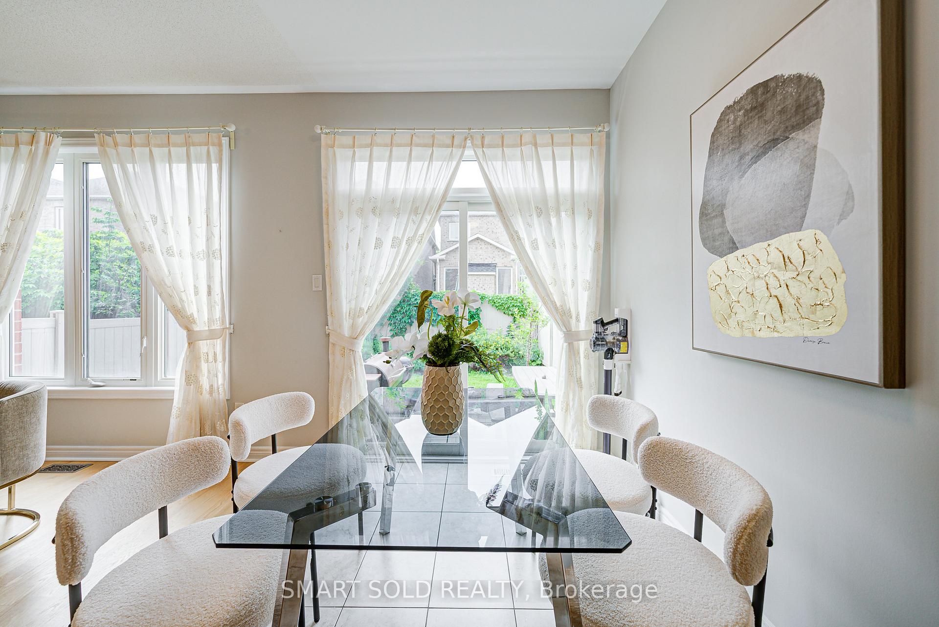 Photo 15 of 170 Carrier Crescent, Vaughan, Patterson — HOMEH