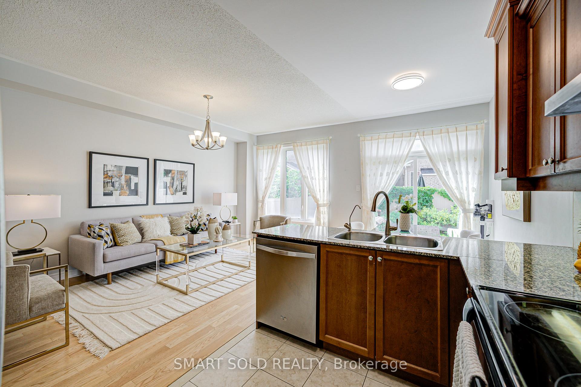 Photo 13 of 170 Carrier Crescent, Vaughan, Patterson — HOMEH