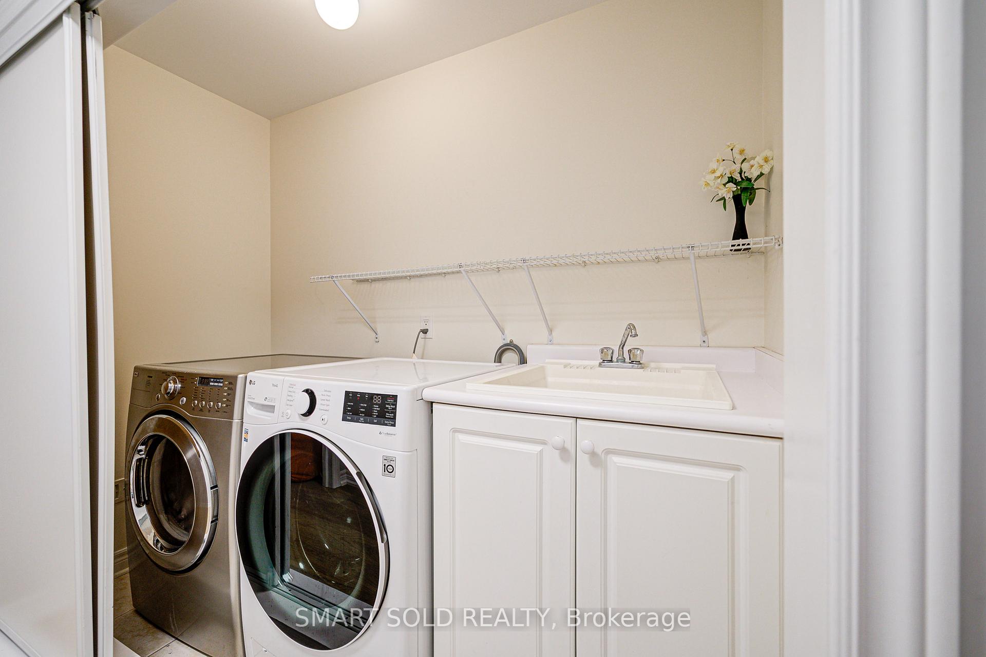 Photo 37 of 170 Carrier Crescent, Vaughan, Patterson — HOMEH