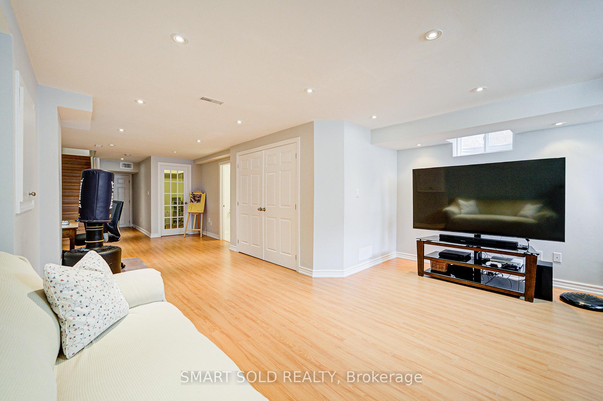 Photo 35 of 170 Carrier Crescent, Vaughan, Patterson — HOMEH
