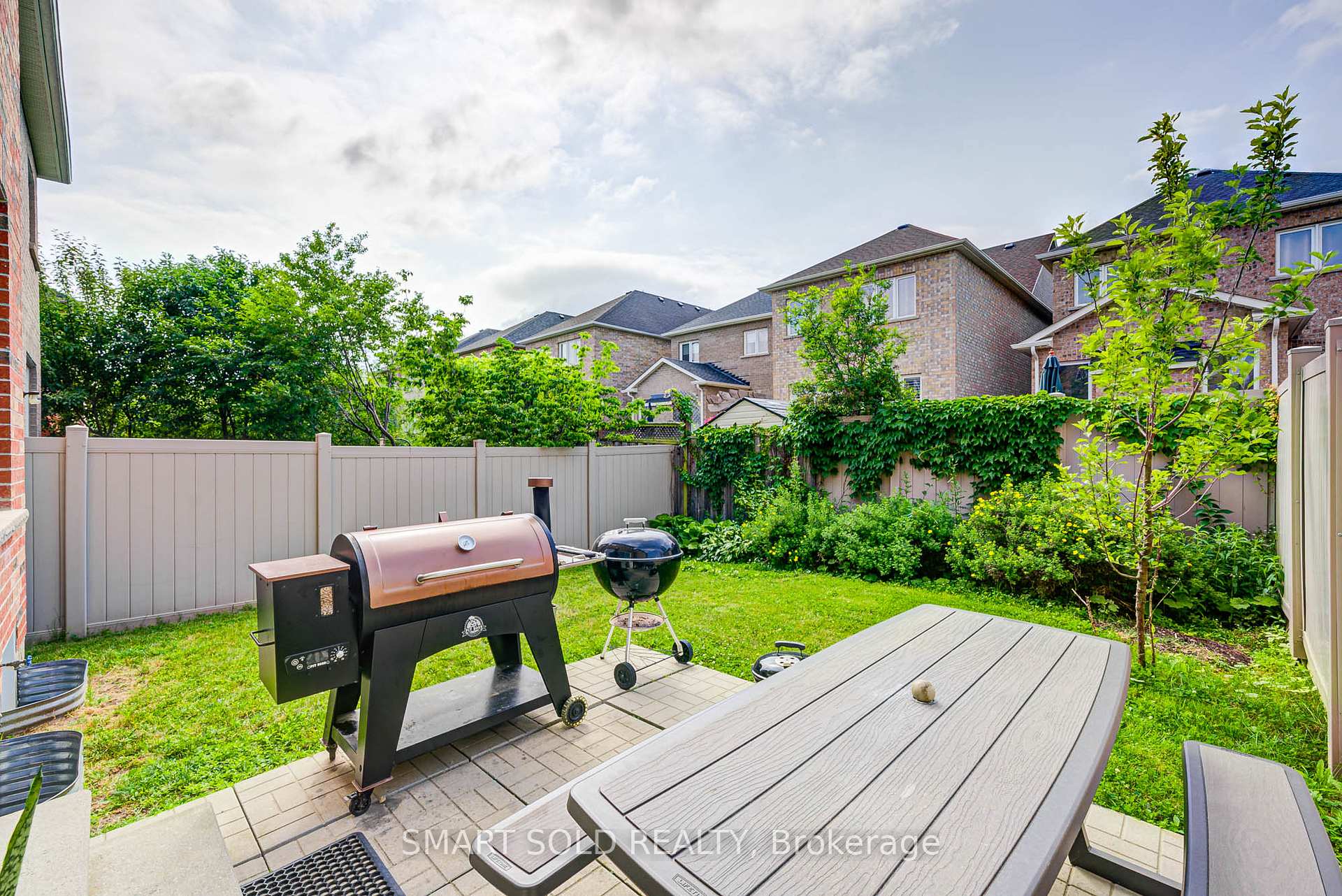 Photo 43 of 170 Carrier Crescent, Vaughan, Patterson — HOMEH