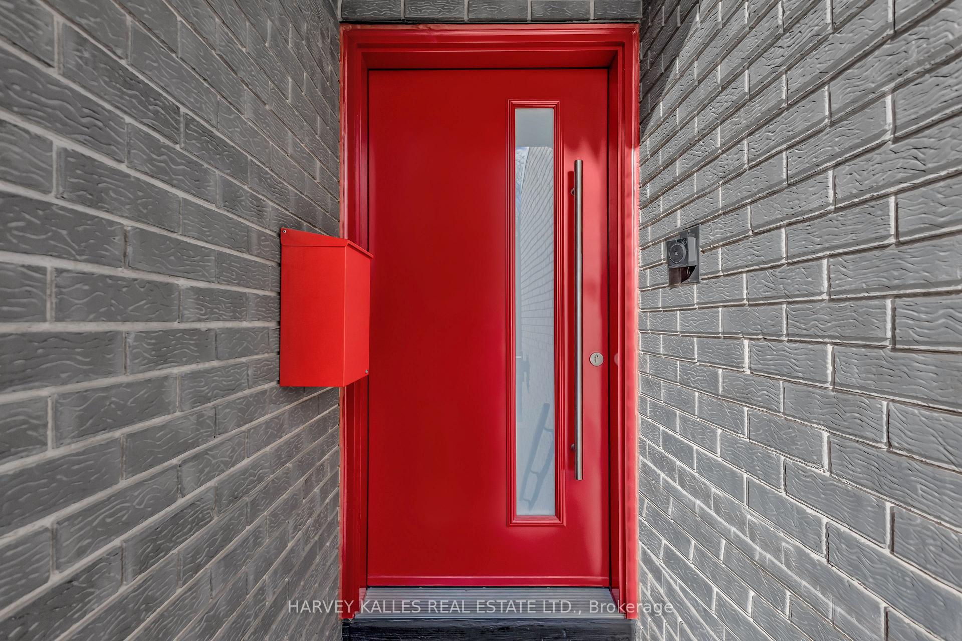 Photo 15 of 86 Castlefield Avenue, Toronto, Yonge-Eglinton — HOMEH