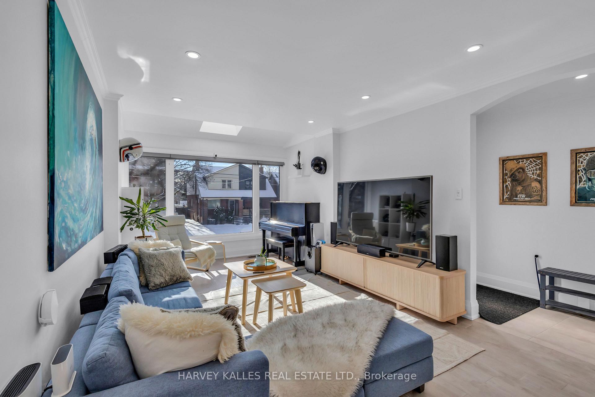 Photo 4 of 86 Castlefield Avenue, Toronto, Yonge-Eglinton — HOMEH